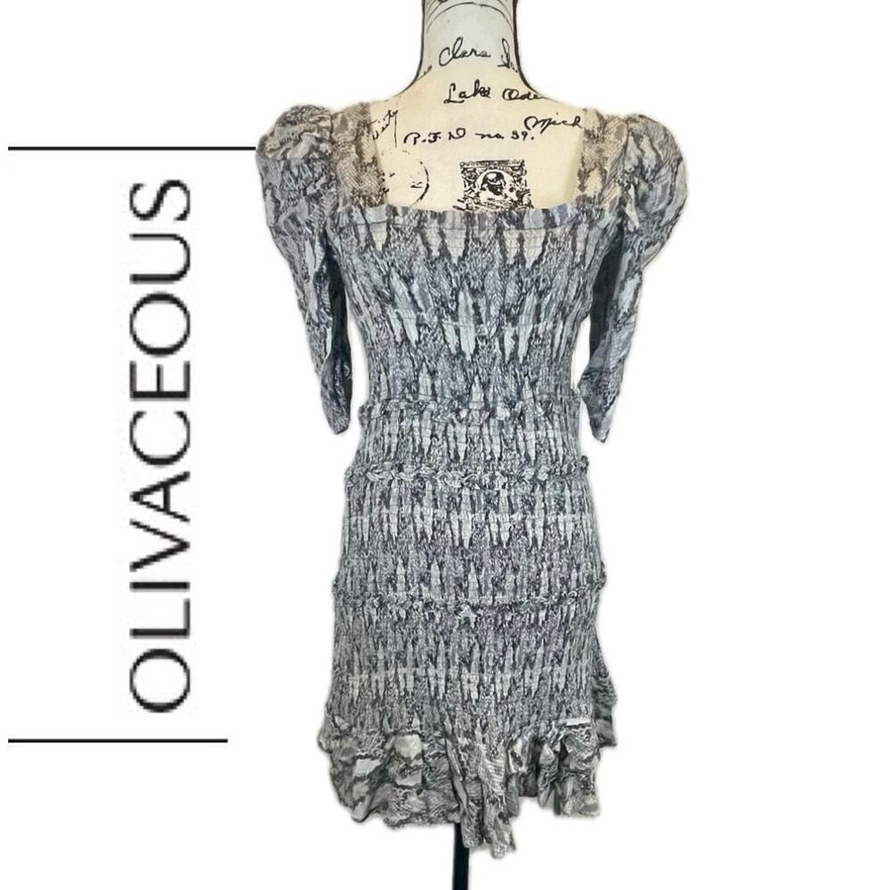 OLIVACEOUS MINI DRESS SMOCKED GRAY SNAKESKIN PRINT SZ L RUFFLE RUCHED BADDIECORE